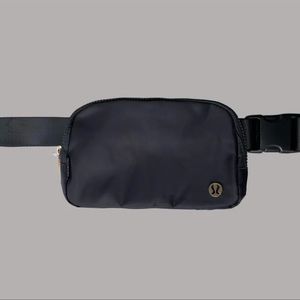 Lulu lemon belt bag brand new